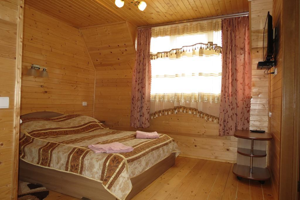 Bilyy Kamin Guest House Tatariv Chambre photo