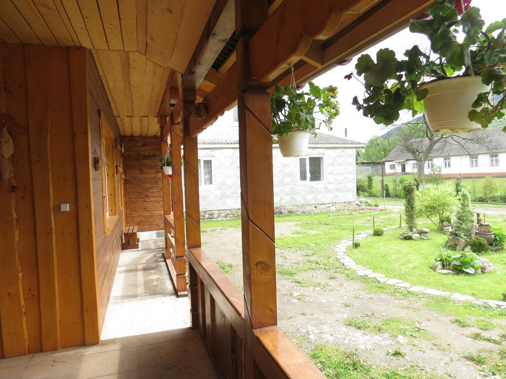 Bilyy Kamin Guest House Tatariv Extérieur photo